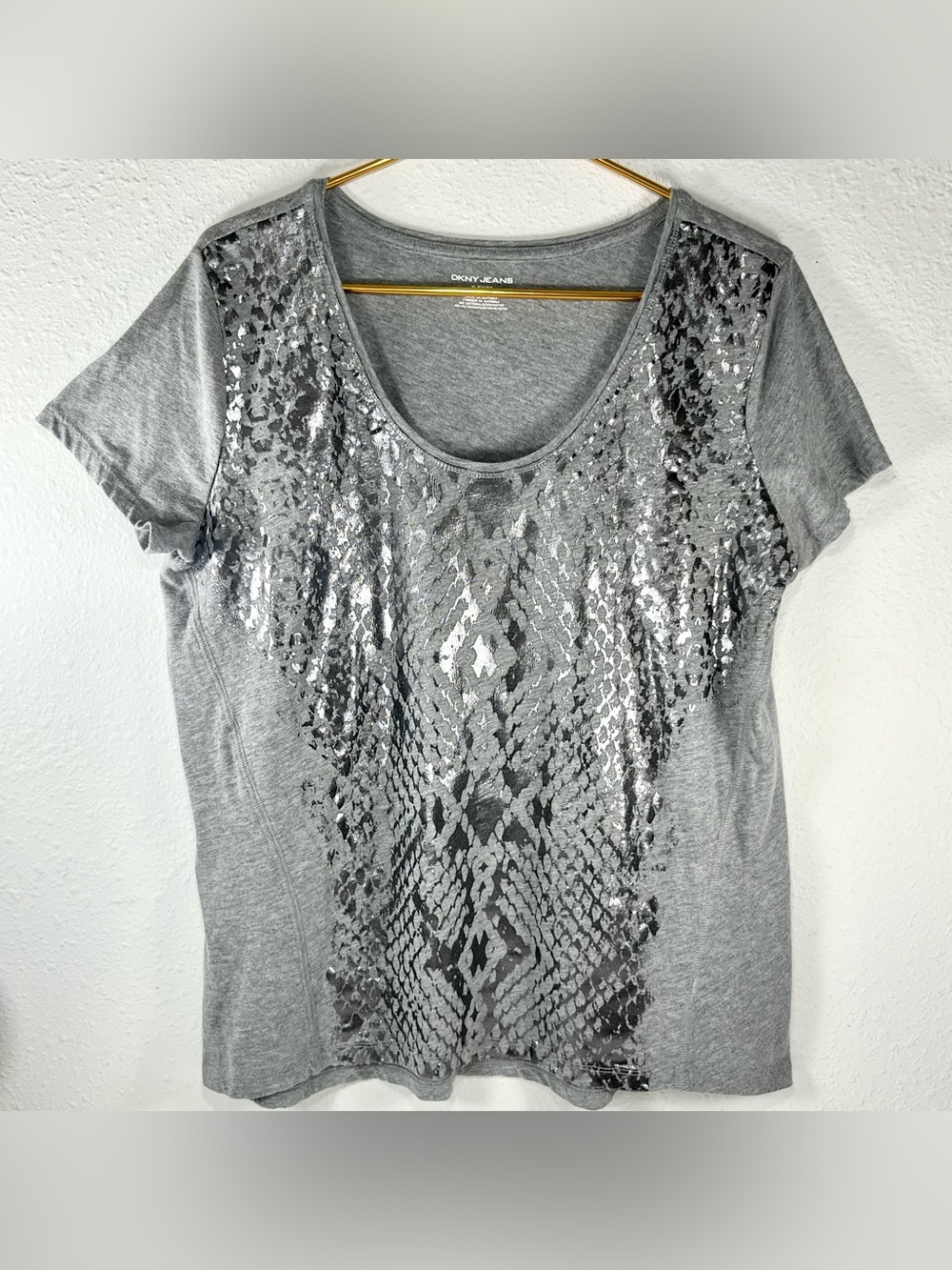 DKNY Jeans Women’s T Shirt Gray/Silver Metallic Snake Print Size XL